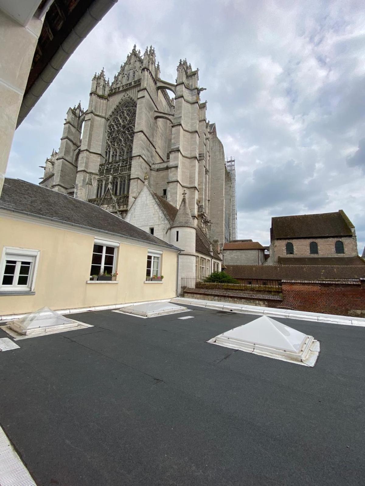Appartement Hyper-Centre Vue Cathedrale Beauvais Luaran gambar